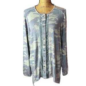 Alchemy Thread camo long sleeve shirt asymmetrical hem NWT Women’s L | ab5